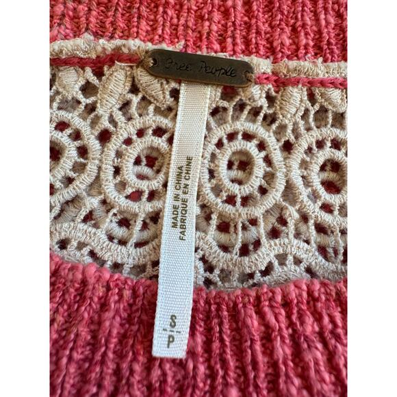 Free People Sweet Jane Crochet Back Pink Strawberry Sweater Oversized Boho Small - Picture 3 of 11